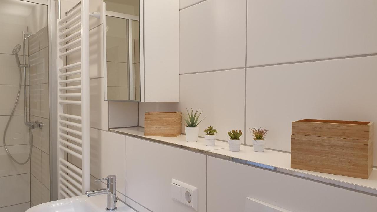 Pineapple Apartments Dresdner Heide Mit Garten Dresden Luaran gambar